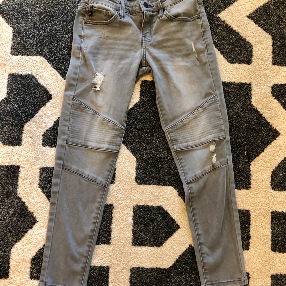 Kancan distressed gray moto jean Sz 25